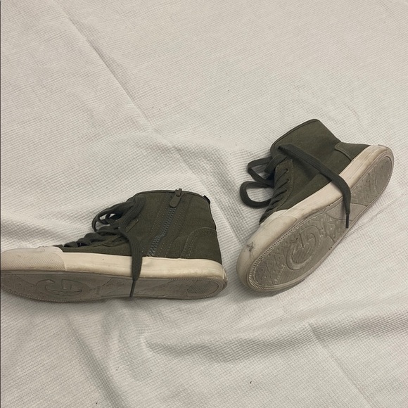 G by Guess Green and White Sneakers for Everyday Style - Picture 4 of 6